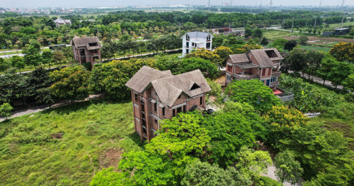 Toàn cảnh khu đô thị Hà Phong bỏ hoang sau 18 năm khởi công