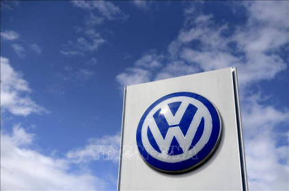 Volkswagen khánh thành nhà máy sản xuất pin xe điện đầu tiên