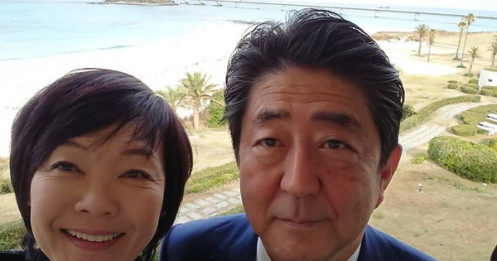 Chuyện tình đáng ngưỡng mộ của cựu Thủ tướng Abe Shinzo với phu nhân