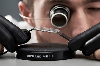 Đồng hồ Richard Mille mỏng nhất thế giới giá 1,8 triệu USD