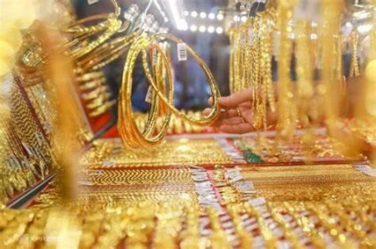 Giá vàng trong nước vẫn cao hơn giá thế giới tới khoảng 18 triệu đồng