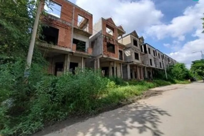 TP HCM: Nhiều biệt thự, nhà ở bỏ hoang gây lãng phí lớn