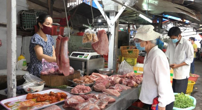 Giá heo tăng nhanh, bán tiểu ngạch sang Trung Quốc ''sôi nổi''