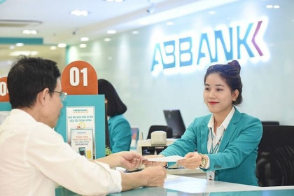 Lãi 6 tháng ABBank tăng 40%, tổng nợ xấu tăng 10%
