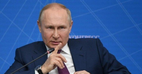 Tổng thống Nga Putin chê Coca-Cola ‘toàn hóa chất’