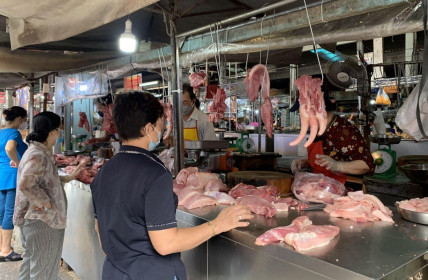 Lý giải nguyên nhân giá thịt lợn tăng mạnh tại các tỉnh phía Nam 