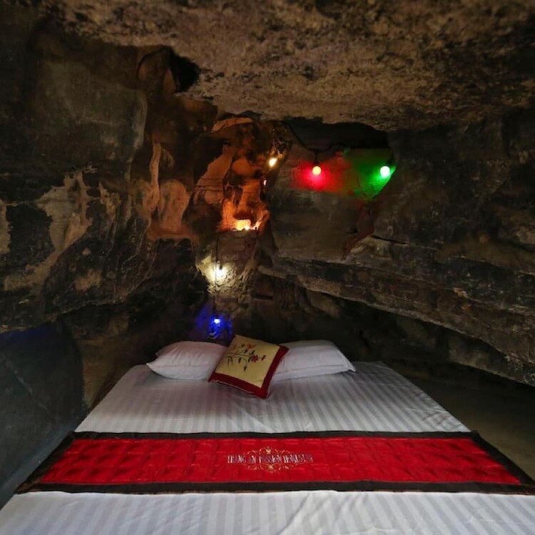 "Vén màn” sự thật về căn phòng trong hang giá 97 triệu đồng/đêm ở Ninh Bình