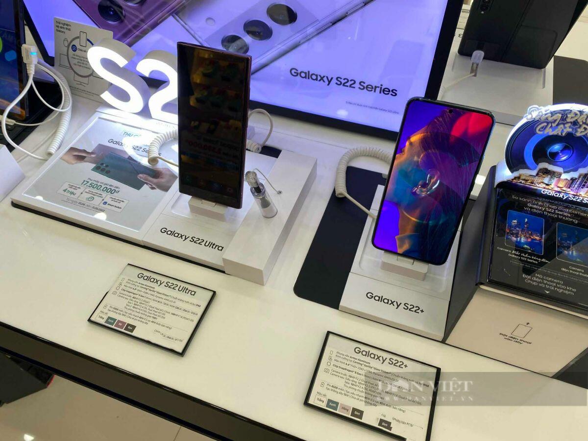 Samsung S22 xuống giá sâu ở Việt Nam: Ế ẩm hay kích cầu đua tranh iPhone 13?