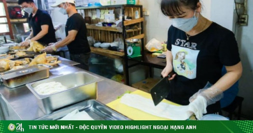 Loạt quán phở ở Hà Nội xin tăng giá 5.000 đồng/bát vì "gồng hết nổi"