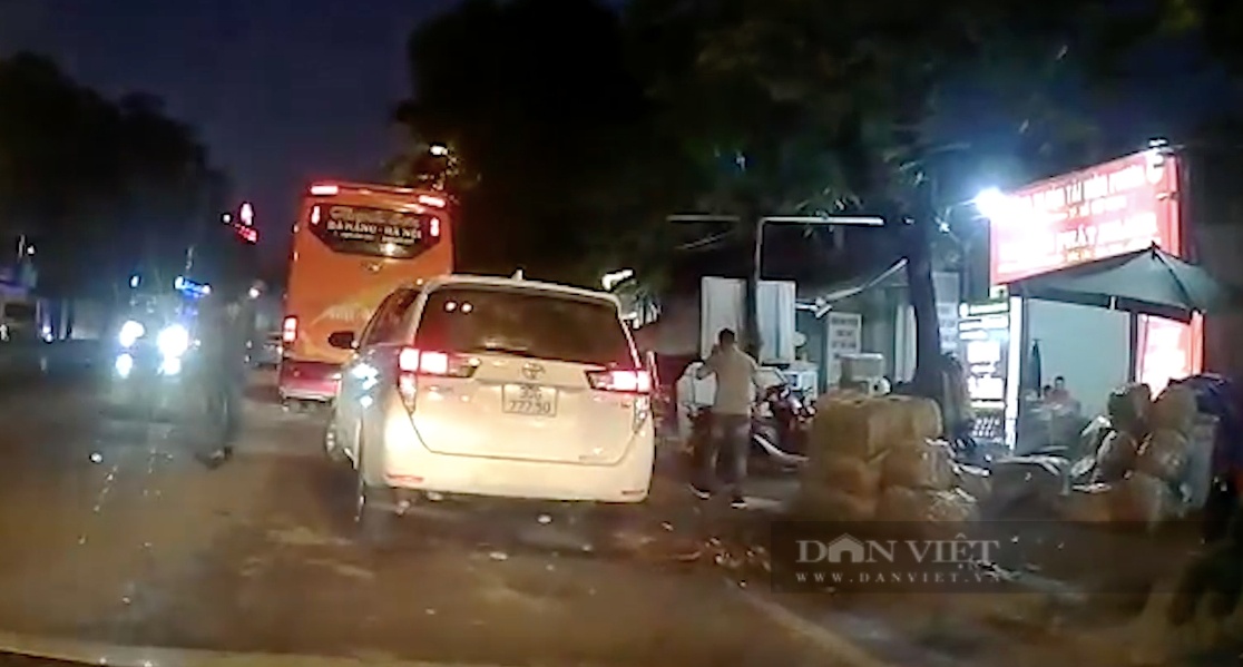 Xe Limousine "trá hình" bùng nổ tại Hà Nội và "bí kíp" qua mặt cơ quan chức năng