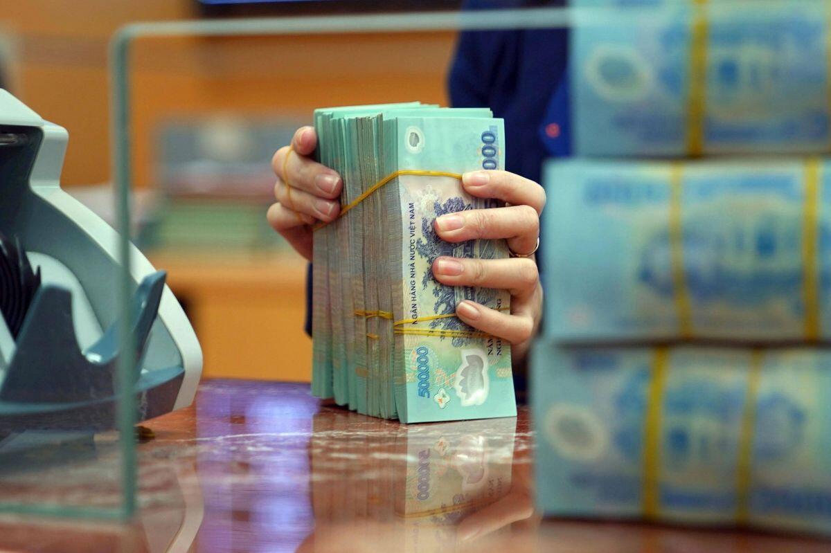 Các ngân hàng "vay nóng" gần 30.000 tỷ, lãi suất tiết kiệm cao nhất tại Vietcombank bất ngờ "nhảy số"