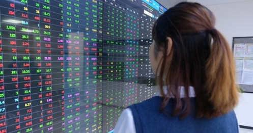 Nhiều cổ phiếu lớn tăng giá, VN-Index lên gần 6 điểm