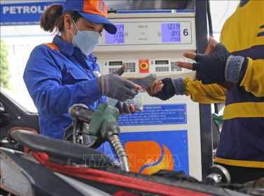 Petrolimex quản trị hàng tồn kho khi giá xăng dầu biến động lớn