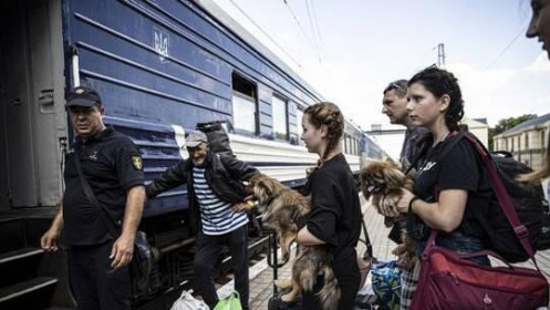 Ukraine ra lệnh sơ tán công dân khỏi Donetsk