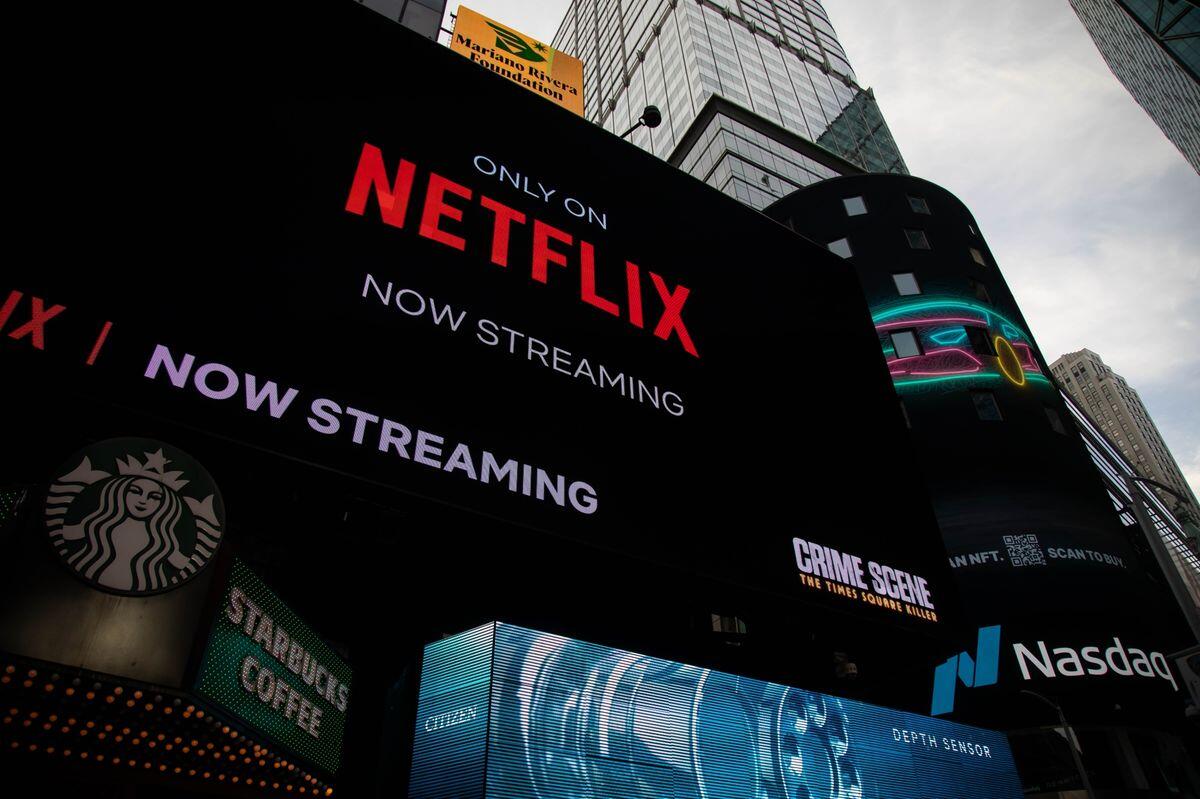 Mất cả triệu người dùng, Netflix cân nhắc việc buộc người dùng xem quảng cáo