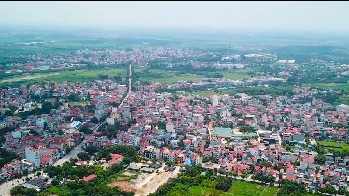 Giá đất nền bỗng dưng rớt thảm, chung cư Hà Nội lại rơi vào vòng xoáy "bão giá"