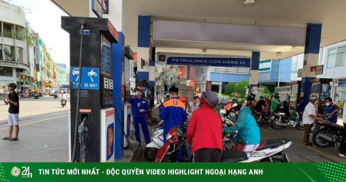Giá xăng nhập rớt về mốc 22.000 đồng/lít