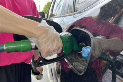 Giá dầu châu Á phiên 4/8 phục hồi từ mức thấp kỷ lục nhiều tháng