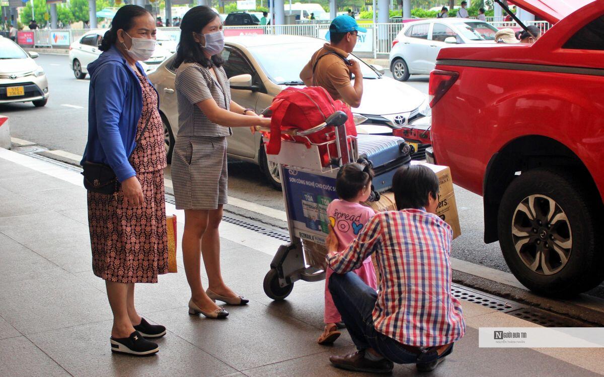 Khẩn trương “giải cứu” sân bay Tân Sơn Nhất khỏi cảnh ùn tắc