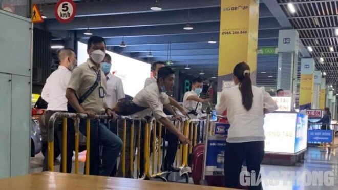 Cận cảnh khu "đất vàng" để không ngay cửa ngõ sân bay Tân Sơn Nhất