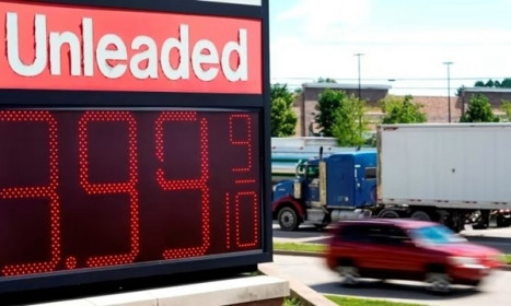 Giá xăng tại Mỹ xuống dưới 4 USD/gallon, thấp nhất nửa năm