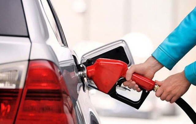Giá xăng dầu hôm nay 12/8: Vẫn tăng giảm trái chiều, giá xăng tại Việt Nam giảm về mức trước xung đột Nga - Ukraine