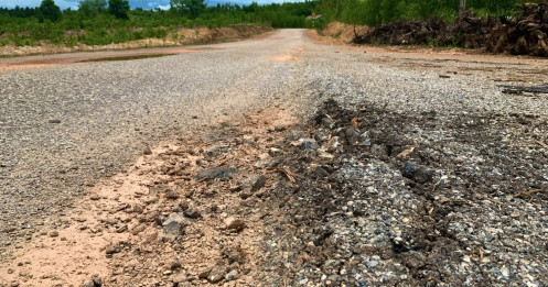 Dự án đường 558 ở Quảng Bình vừa nghiệm thu bàn giao đã lún, hỏng