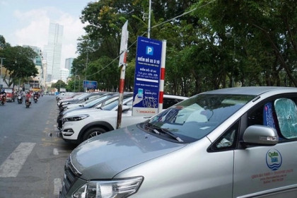 Sở Giao thông vận tải TP HCM không đồng ý ngừng thu phí đỗ ôtô dưới lòng đường