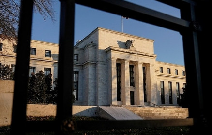 Fed sẽ tiếp tục tăng lãi suất cho tới khi lạm phát giảm bền vững