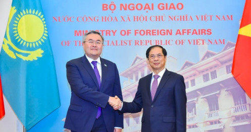 Phó Thủ tướng Kazakhstan dẫn đoàn tài chính - đầu tư sang Việt Nam tìm cơ hội