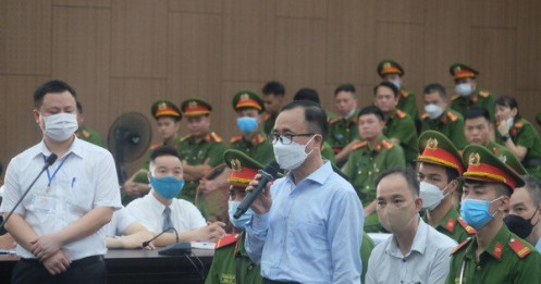 Bị truy hỏi, cựu Bí thư Trần Văn Nam quay sang nói với thuộc cấp 'phải dũng cảm, làm sai thì nhận'
