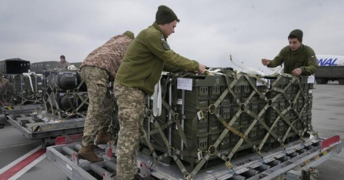 Politico: Viện trợ quân sự của Liên minh châu Âu cho Ukraine đang suy yếu