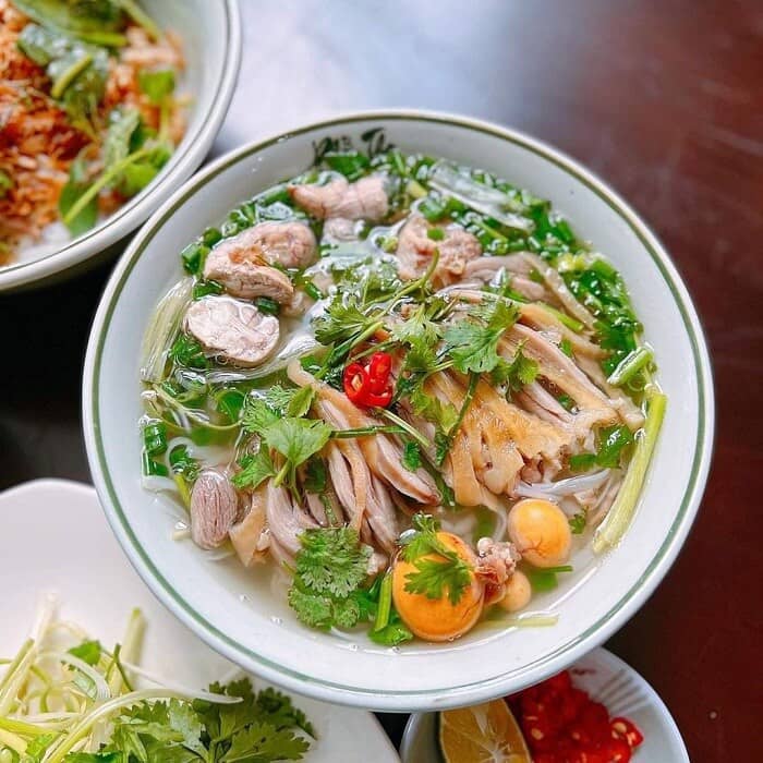 Giá xăng giảm 5 lần liên tiếp nhưng bát phở đầu ngõ vẫn 50 nghìn đồng không giảm