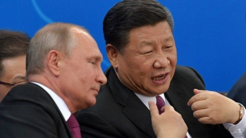 Trung Quốc đang là ‘người bảo vệ’ nền kinh tế Nga?