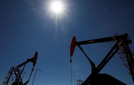 UAE ủng hộ quan điểm OPEC+ giảm sản lượng, giá dầu đi lên