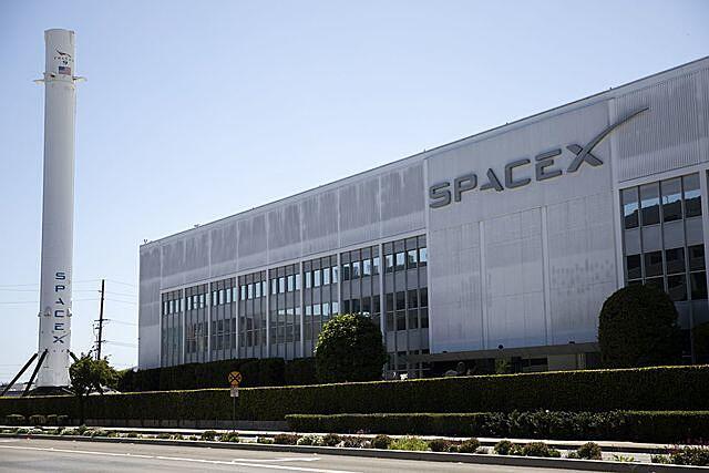 Giới đầu tư 'khát' cổ phiếu của startup giá trị nhất nước Mỹ SpaceX