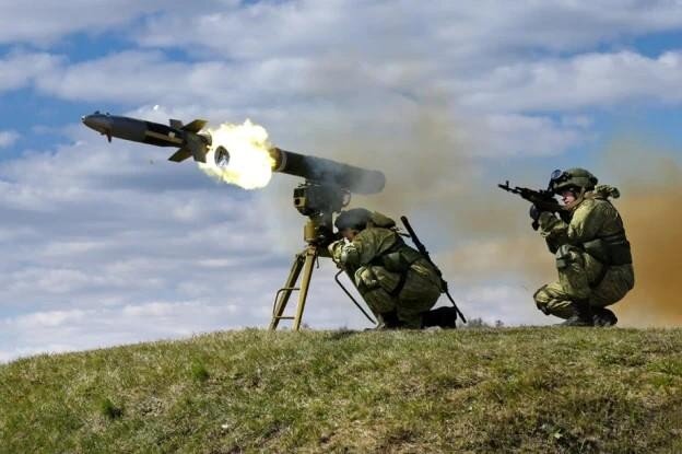 Nga dội tên lửa Kornet vào căn cứ điểm của Ukraine