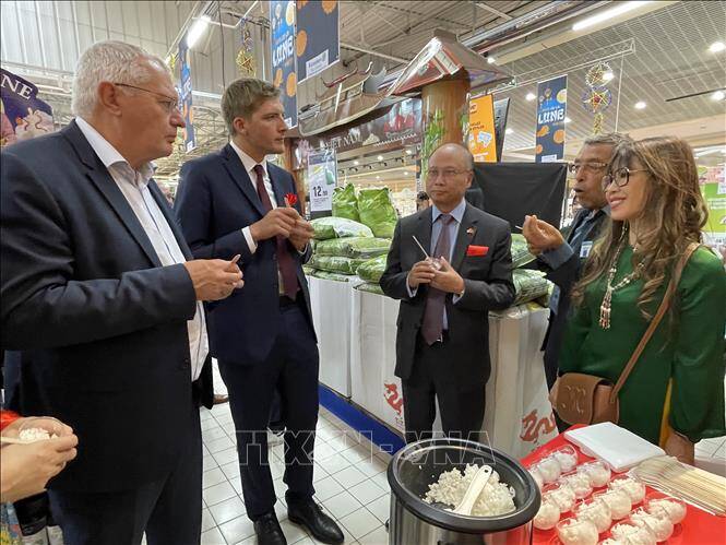Gạo Việt Nam lần đầu lên kệ siêu thị E.Leclerc của Pháp