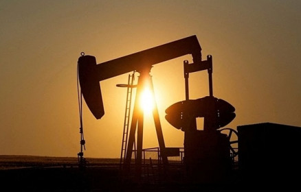 OPEC+ thống nhất giảm sản lượng, giá dầu đi lên