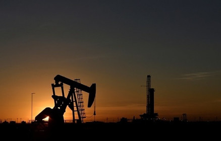 Đà hưng phấn sau tin OPEC+ giảm sản lượng chững lại, giá dầu đi xuống