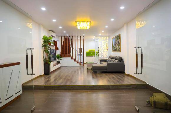 Ngắm căn nhà gần 8 tỉ đang được rao bán của vợ chồng nữ ca sĩ nổi tiếng một thời với bản hit "yêu đơn phương"