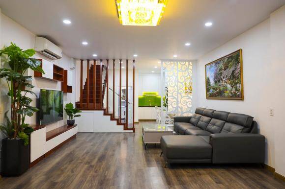Ngắm căn nhà gần 8 tỉ đang được rao bán của vợ chồng nữ ca sĩ nổi tiếng một thời với bản hit "yêu đơn phương"