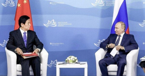 Quan chức quyền lực số ba Trung Quốc kêu gọi đoàn kết với Nga