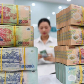 Chuyên gia: Cần giữ ổn định tỉ giá và giá trị tiền đồng Việt Nam