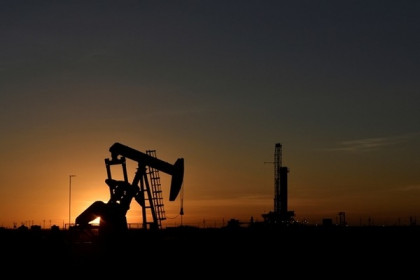 IEA lạc quan về quá trình chuyển đổi năng lượng, giá dầu đi lên