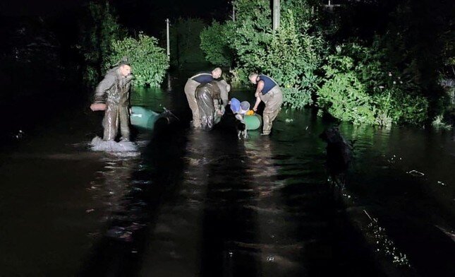 Ukraine tố Nga không kích công trình thủy lợi, cư dân được sơ tán đề phòng ngập lụt