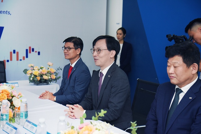 Chứng khoán Mirae Asset Việt Nam và Woori Bank ký biên bản ghi nhớ hợp tác