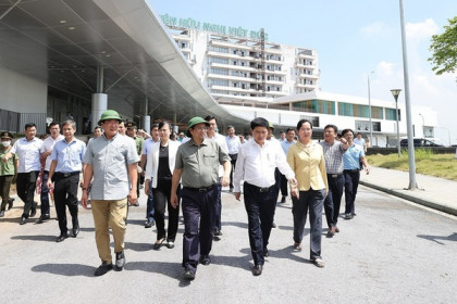 Thủ tướng Phạm Minh Chính kiểm tra một số dự án chậm tiến độ ngành y tế