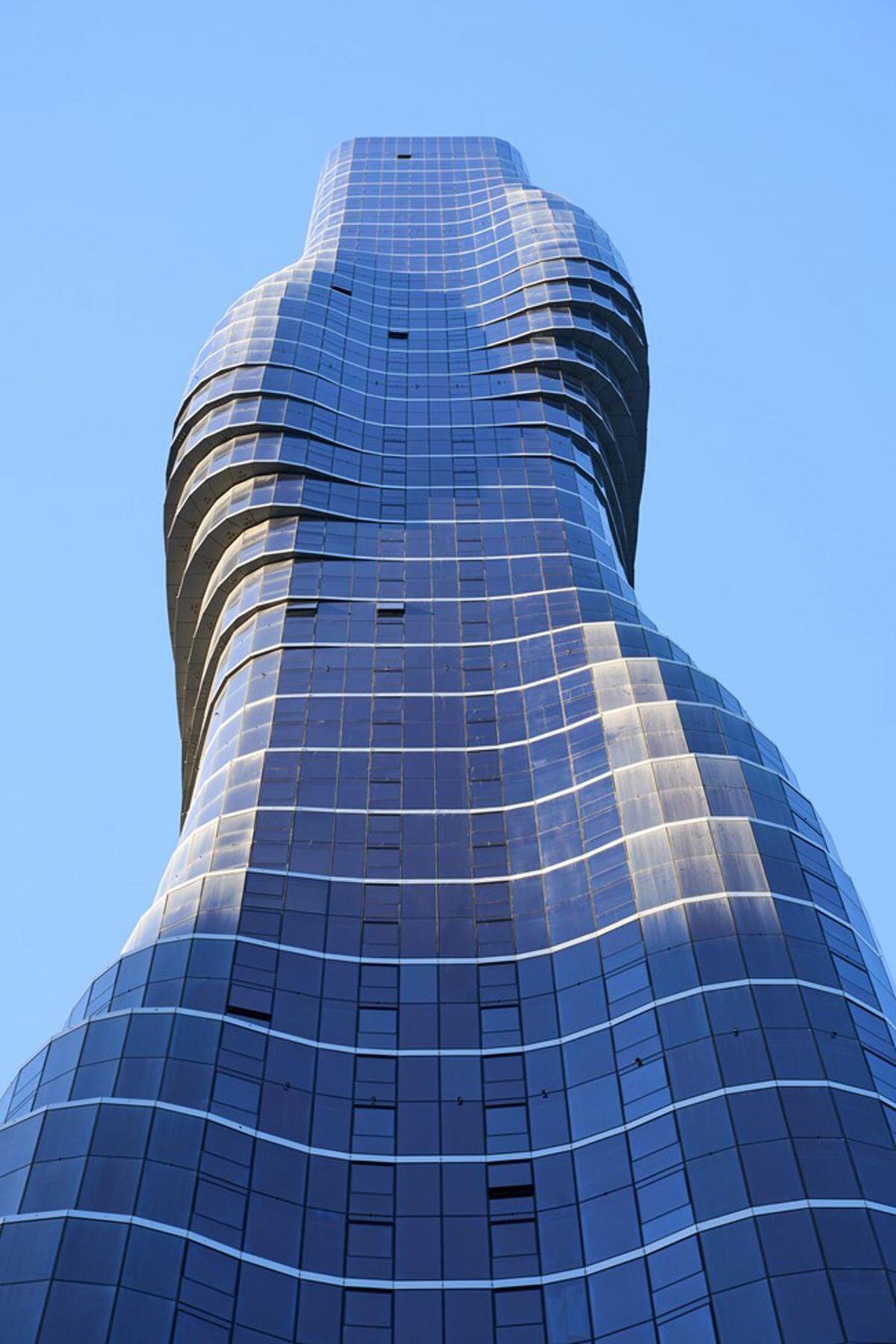 Chiêm ngưỡng mười tòa nhà chọc trời có kiến trúc độc đáo nhất thế giới năm 2022