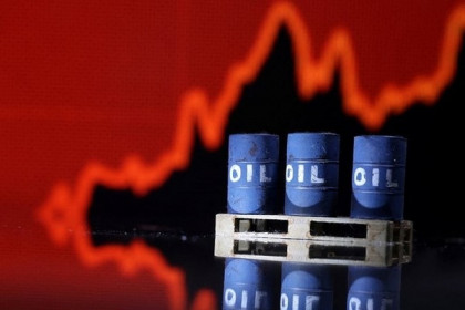 Giá dầu thô xuống thấp nhất 9 tháng